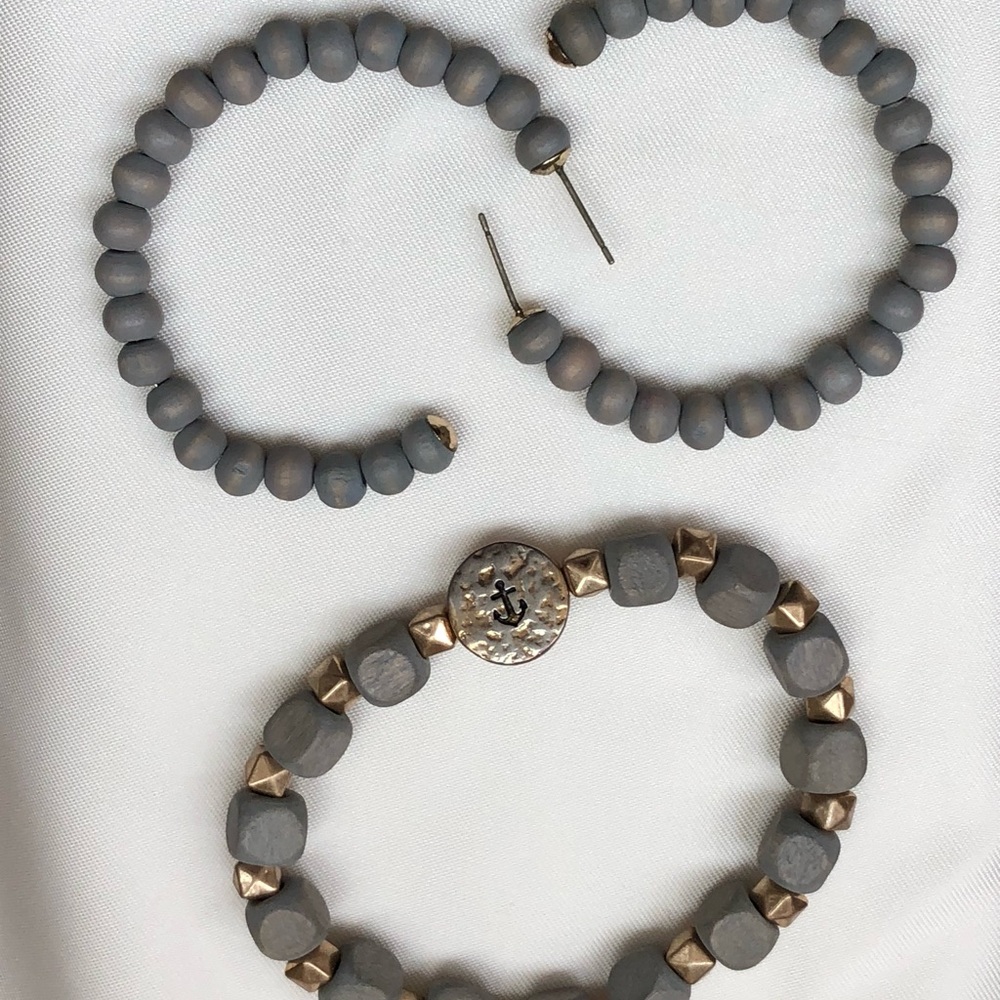 Bracelet and Earring Set - Picture 4 of 8